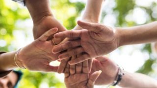 Joining_Hands