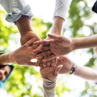 Joining_Hands