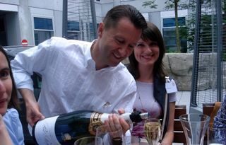 Christophe_pouring_magnum