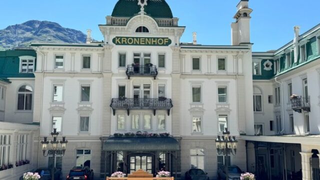 Horizontal Kronenhof entrance